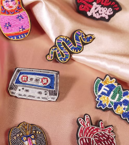 Broche Serpent fait main broderie cannetille