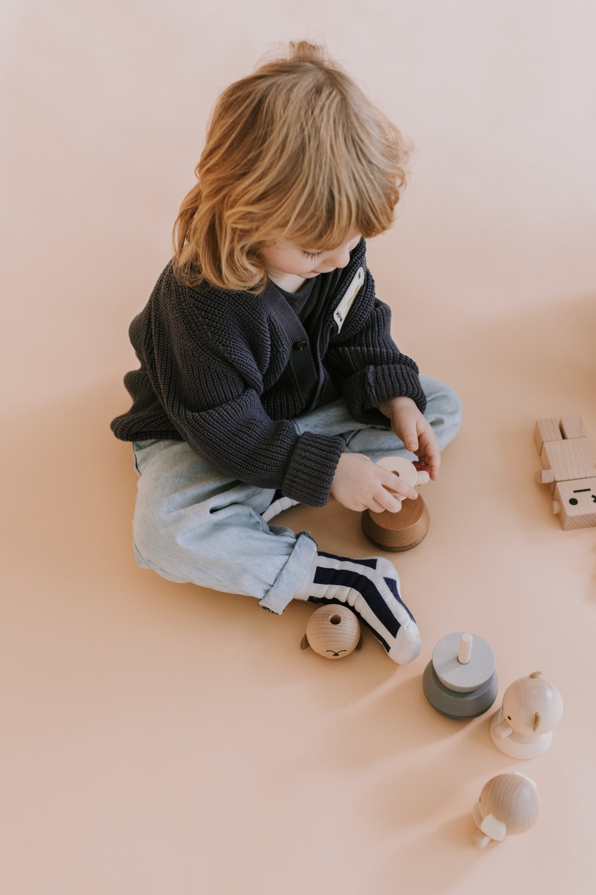 Ours empilable en bois gris