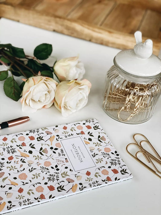 Carnet floral et oiseaux jaunes