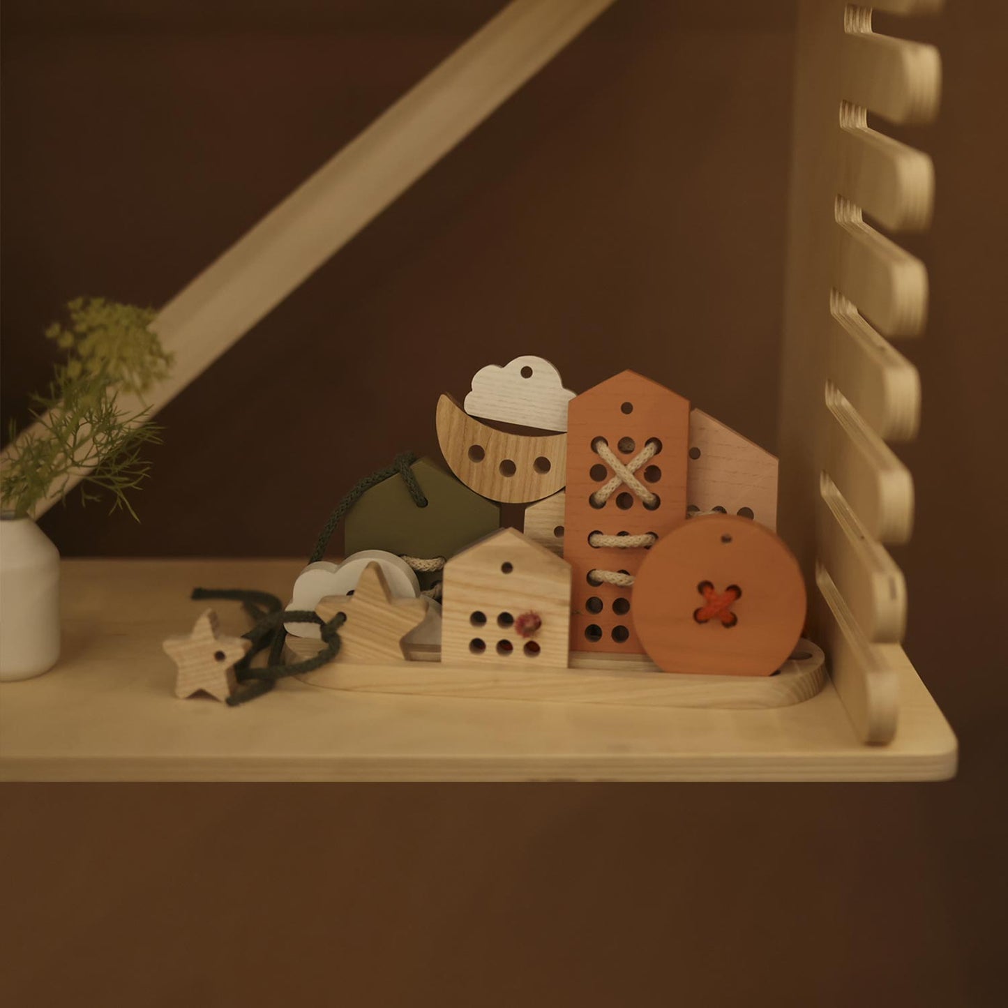 Ensemble de jouets à lacer en bois