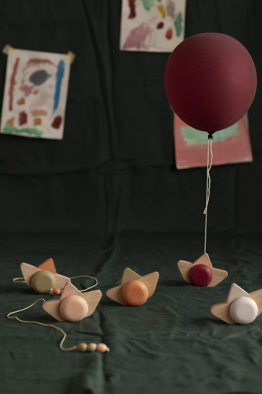 Navire Pull & Go en bois peint