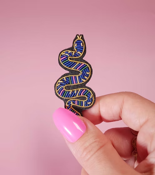 Broche Serpent fait main broderie cannetille