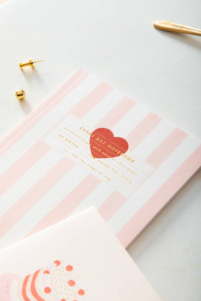 Carnet - à rayures roses et blanches joli cœur rouge