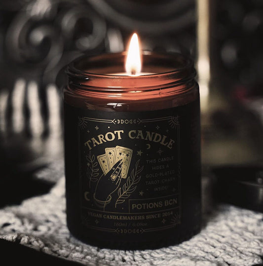 Bougie bijou avec collier et pendentif Tarot