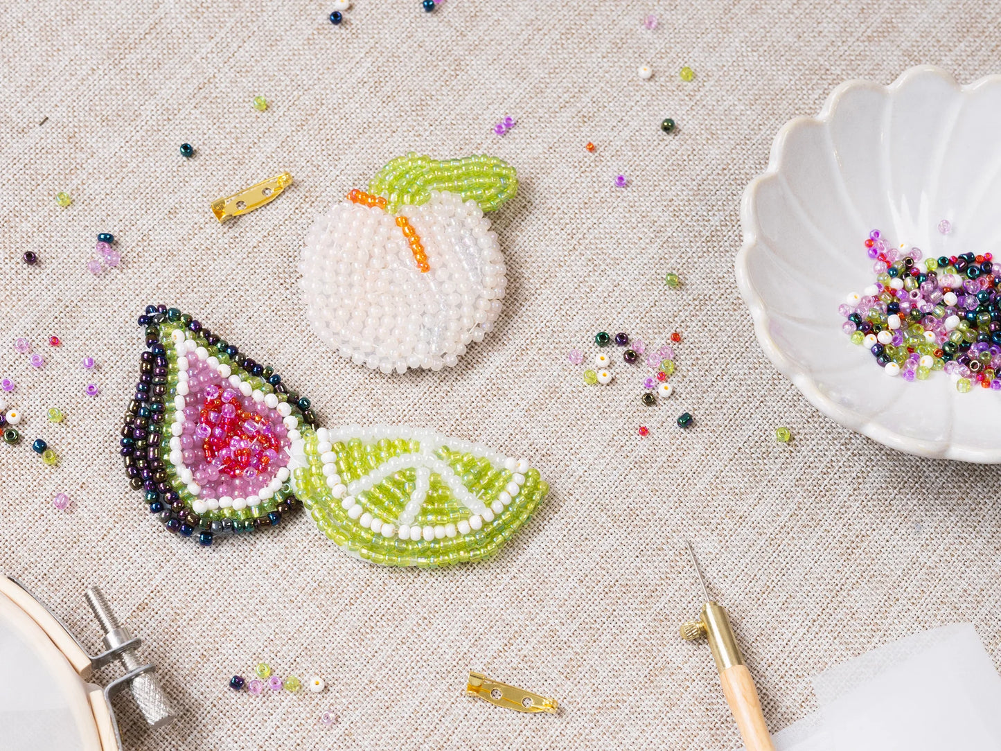 Kit DIY - Mes broches en broderie Luneville